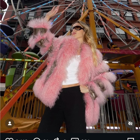 Women's Pink Faux Fur Teddy Jacket - Trendy Layering Coat - Picture 2 of 2